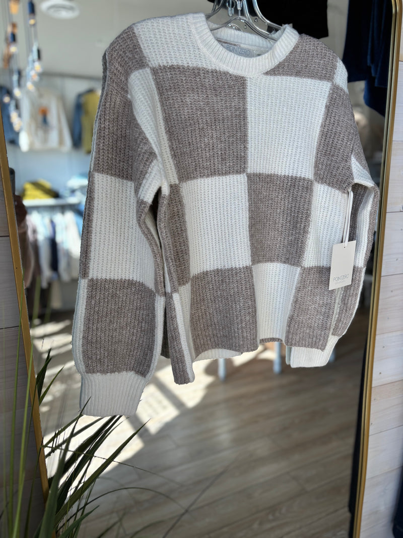 COLOR BLOCK BEIGE WHITE SWEATER
