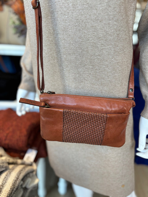 BRISA CROSSBODY COGNAC