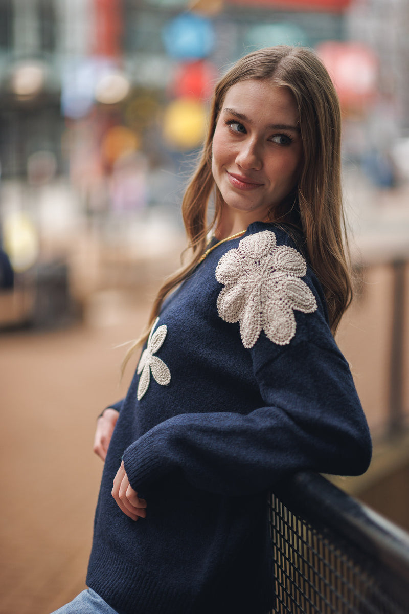 TEXTURED CREW NECK SWEATER