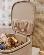 BEAU JEWELRY CASE