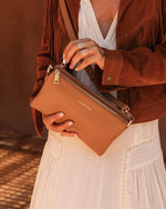 MILLIE HANDBAG COGNAC