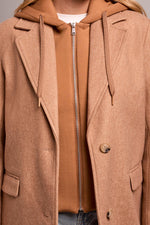 COAT W REMOVEABLE FOOLER HOODIE ALMOND LATTE