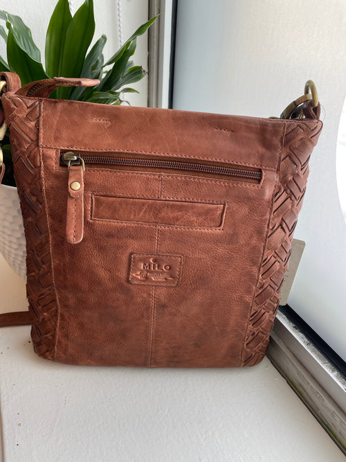 LACQ CROSSBODY TAN